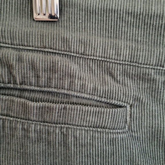 Wilfred Free Aritzia Karmen Corduroy Mini Skirt In Olive Button Up Size 6 - Picture 4 of 7